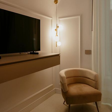 Luxury Apartment-Quartieri Spagn By Alux38 Napoli Esterno foto