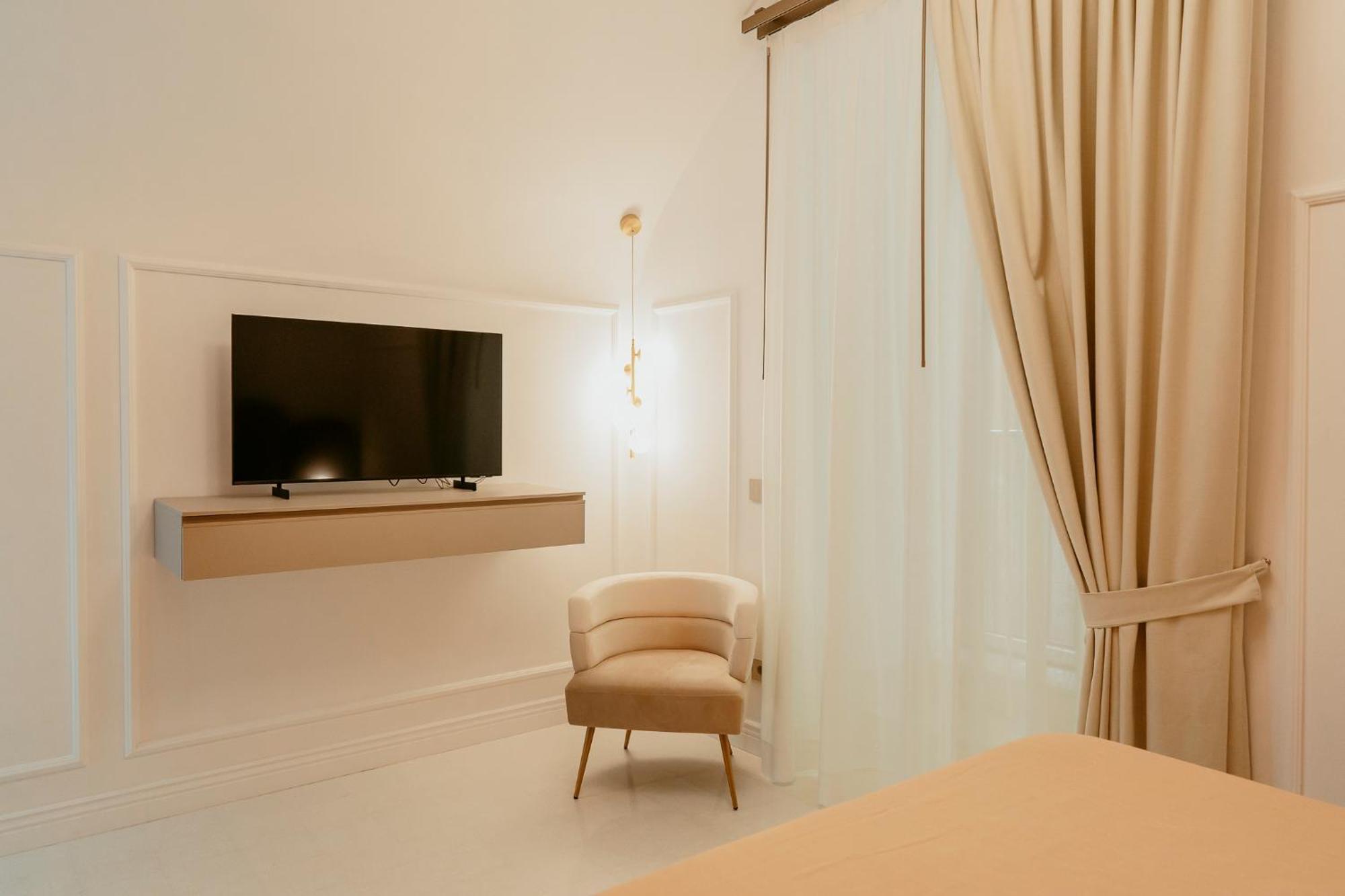 Luxury Apartment-Quartieri Spagn By Alux38 Napoli Esterno foto